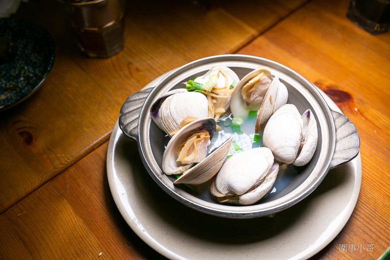龍潭餐酒推薦-吉娜魯岸原民風味居，阿美族的熱情與美食都在這裡！大推烤魚跟韭菜臭豆腐喔喔喔！