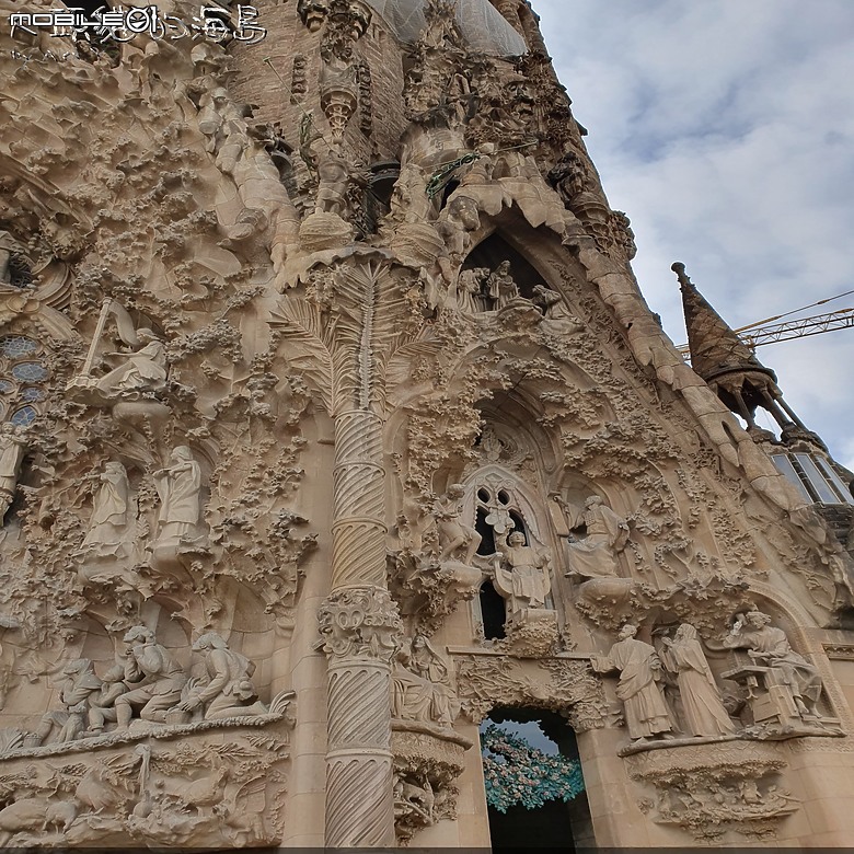 [大頭貓的海島] 巴塞隆納 聖家堂 (Spain: Barcelona's Sagrada Familia)