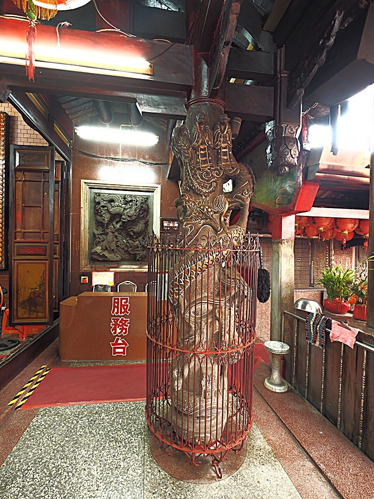 頭城老街(北門福德祠、盧纘祥公館、開蘭媽祖慶元宮、南門福德祠)、李榮春文學館、頭城文創園區，還有美味的車站前阿伯炸蛋蔥油餅 — 搭火車去宜蘭旅行之 頭城散步