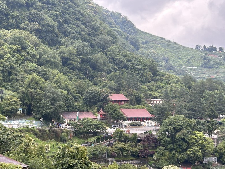 晨 騎 梨 山 ( 上 集 ) 發 現 梨 山