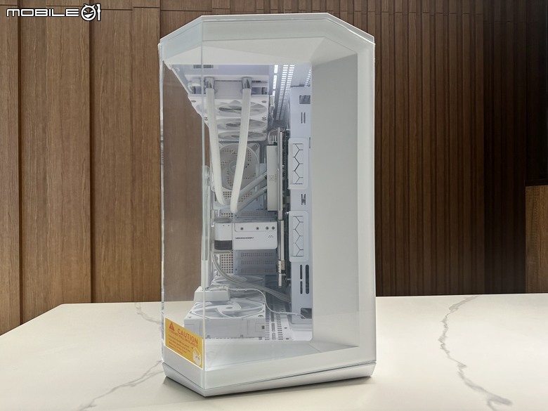 新海景房機殼!微星 MAG PANO 100L PZ 裝機