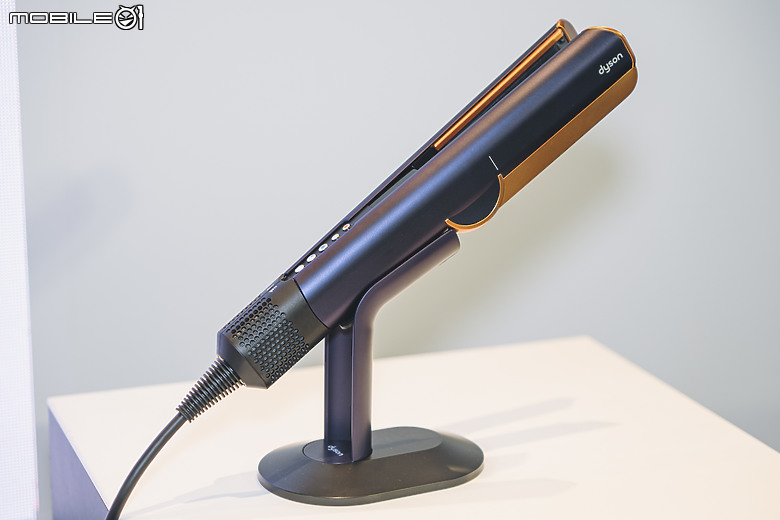 Dyson airstrait二合一吹風直髮器發表 以氣流打造亮麗直髮！