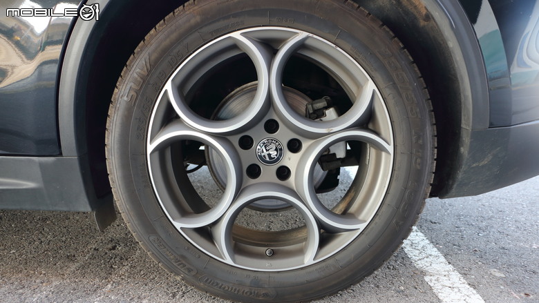 點我看大圖 #心得 #圖多 西班牙自駕初體驗 w/ Alfa Romeo Stelvio