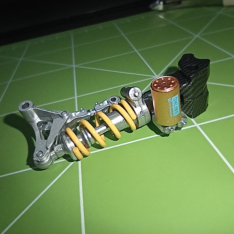 【模型新手也能輕鬆組 Part2】從0到100帶你一起組裝，MENG 1/9 BMW HP4 RACE MT-004s 重機模型 悅色版
