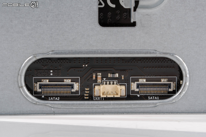 ASRock DeskMini X600 開箱實測 在迷你機體內延續海量儲存擴充設計