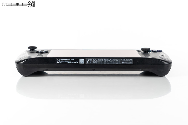 ROG Ally X 測試報告｜容量續航皆翻倍的「旗艦進化版」遊戲掌機！