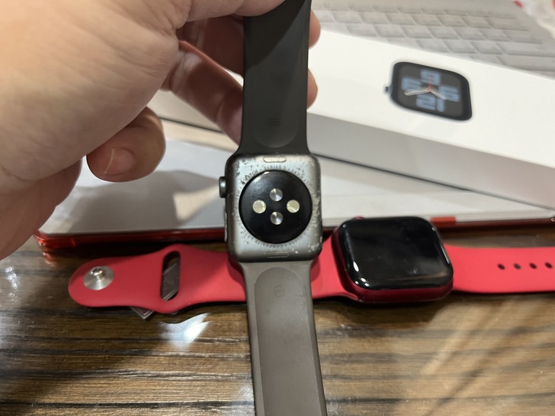 Apple Watch S7 開口笑了⋯