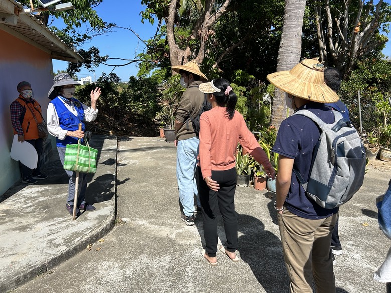 【小惡魔畫蛇添福】騎遊恒春龍水社區生態旅遊(紅龜粿DIY、摸蜆體驗)