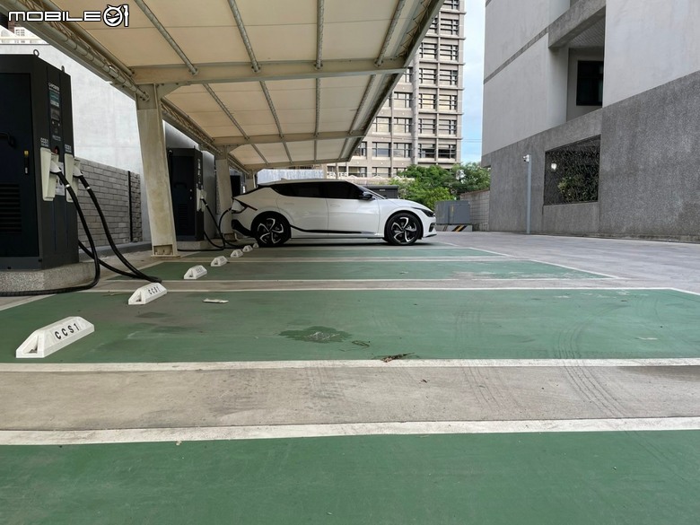 擁有KIA EV6 GT-LINE一年後的慢開箱