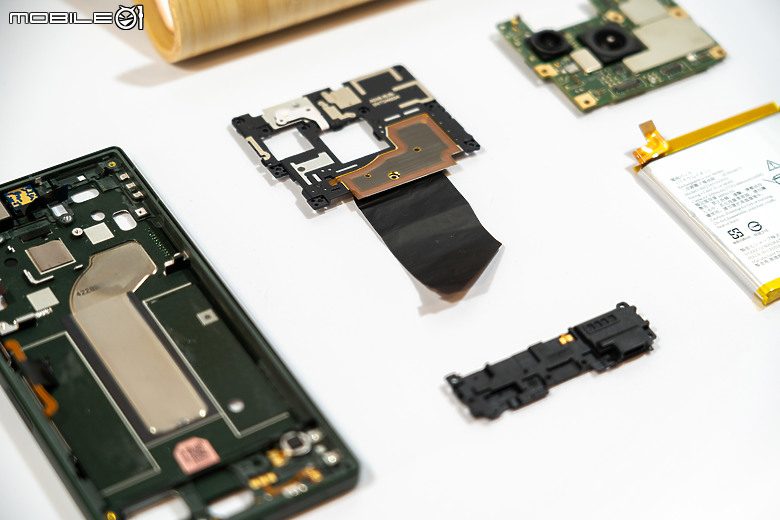 SHARP 公開中階新機 AQUOS R9，配備徠卡鏡頭兩萬有找！
