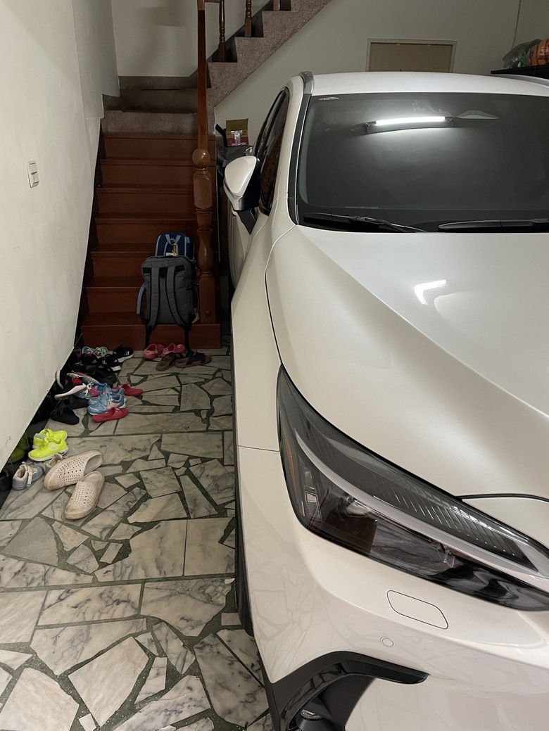 點我看大圖 40歲第一次買新車 LEXUS NX200 (開箱文)