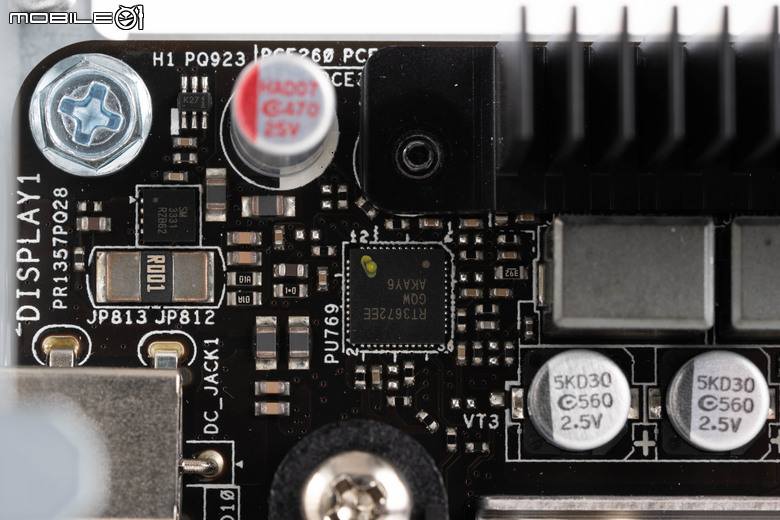 ASRock DeskMini X600 開箱實測 在迷你機體內延續海量儲存擴充設計