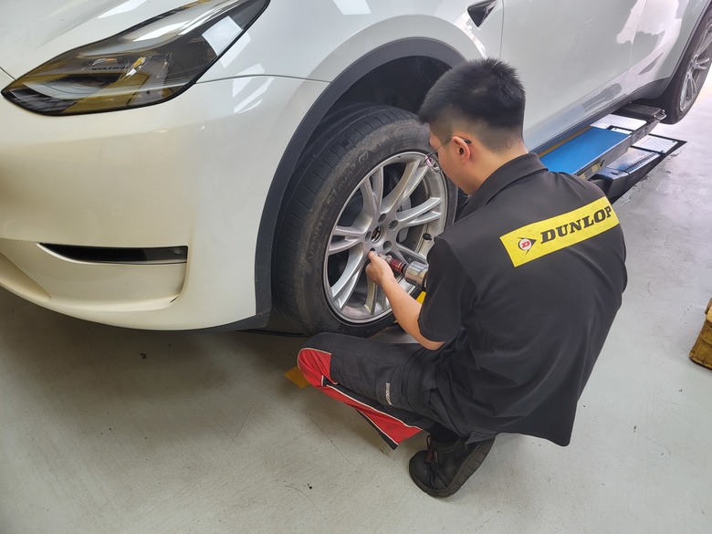 Dunlop e.Sport Maxx 電動車胎心得(Model Y)