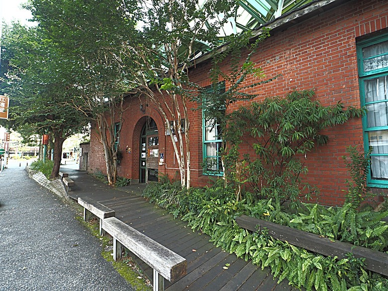 宜蘭文學館、宜蘭設治紀念館、宜蘭人故事館、蘭陽原創館、丟丟噹森林公園、幾米廣場 — 搭火車去宜蘭旅行之 宜蘭城南散步