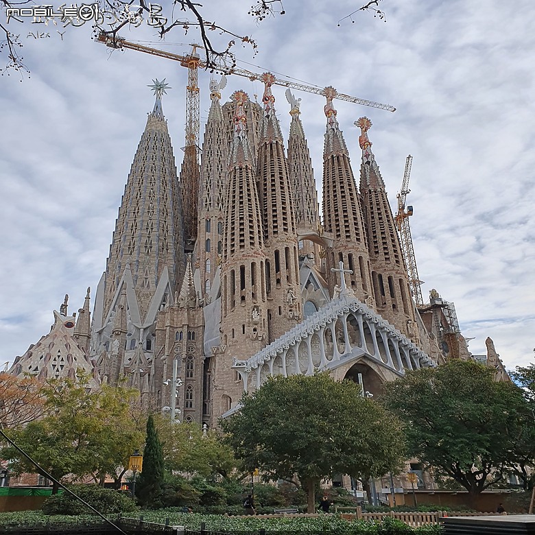 [大頭貓的海島] 巴塞隆納 聖家堂 (Spain: Barcelona's Sagrada Familia)
