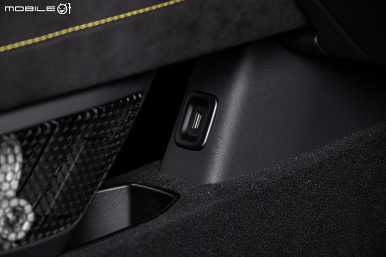 Lotus Emira V6 First Edition 試駕|純種跑車就該如此打造!