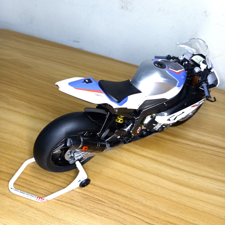 【模型新手也能輕鬆組 Part2】從0到100帶你一起組裝，MENG 1/9 BMW HP4 RACE MT-004s 重機模型 悅色版