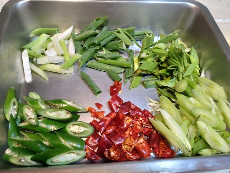 川味家常菜:乾鍋花椰(一道乾鍋吃掉一鍋飯)