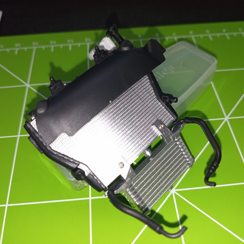 【模型新手也能輕鬆組 Part2】從0到100帶你一起組裝，MENG 1/9 BMW HP4 RACE MT-004s 重機模型 悅色版