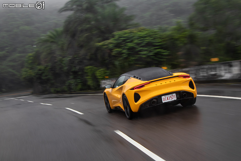 Lotus Emira V6 First Edition 試駕|純種跑車就該如此打造!