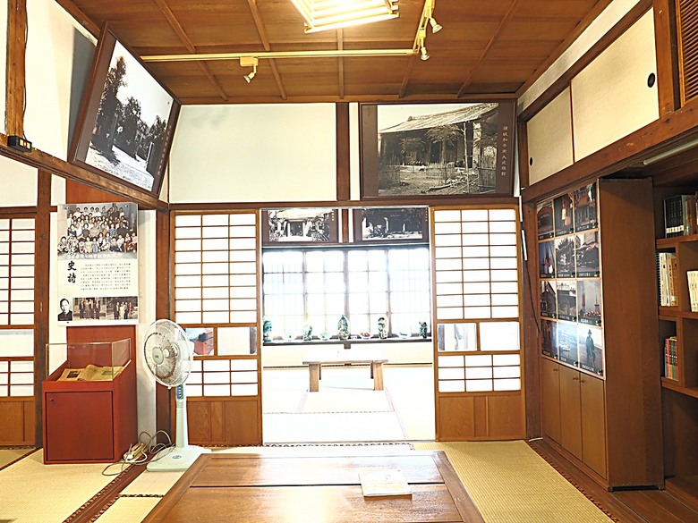 頭城老街(北門福德祠、盧纘祥公館、開蘭媽祖慶元宮、南門福德祠)、李榮春文學館、頭城文創園區,還有美味的車站前阿伯炸蛋蔥油餅 — 搭火車去宜蘭旅行之 頭城散步