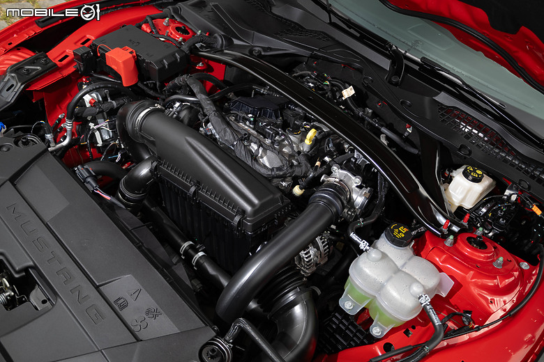 Ford Mustang Ecoboost Premium 大改款試駕|魅力不減,樂趣滿點!