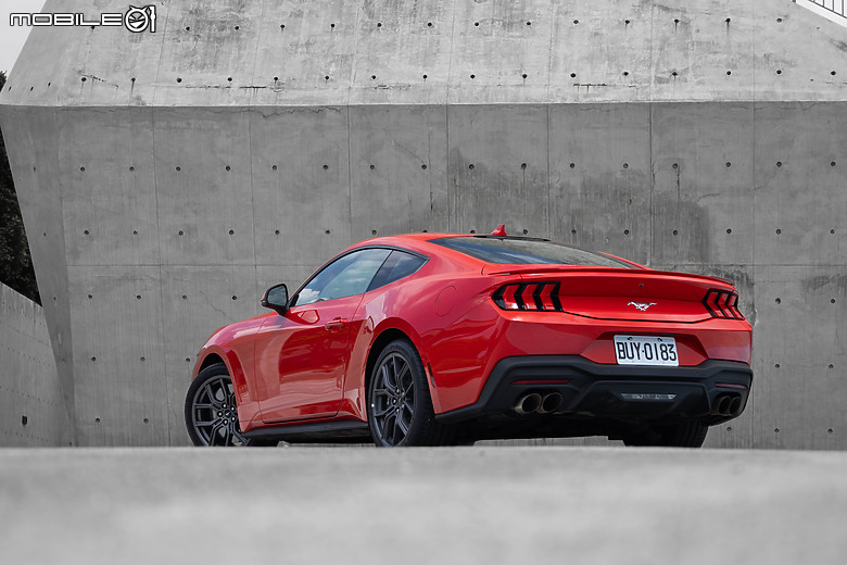 Ford Mustang Ecoboost Premium 大改款試駕|魅力不減,樂趣滿點!