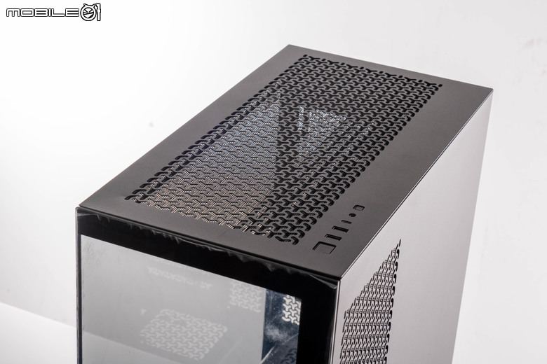 CORSAIR 3500X 開箱實組 支援背插設計以及具備高效散熱潛力的中階機殼選擇