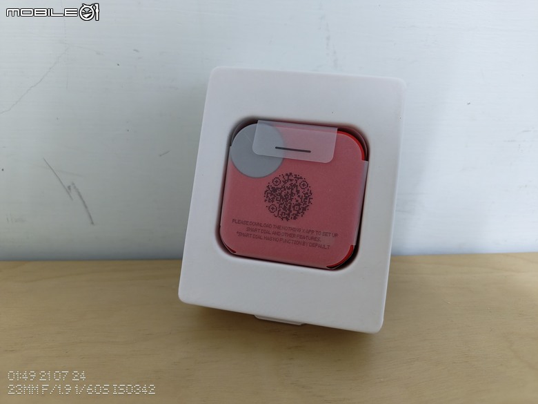 流著 Nothing OS 血液的平價版 Nothing Phone：CMF By Nothing Phone 1