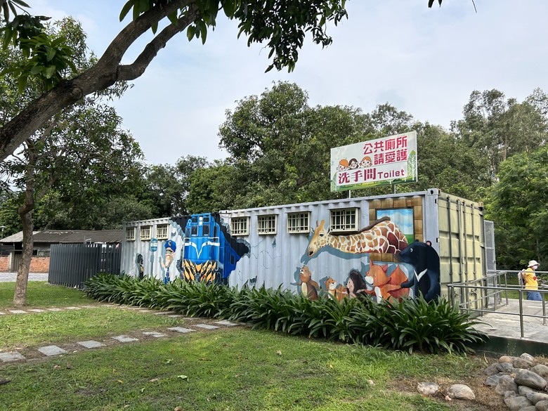 騎遊六塊厝車站、下淡水溪鐵橋園區