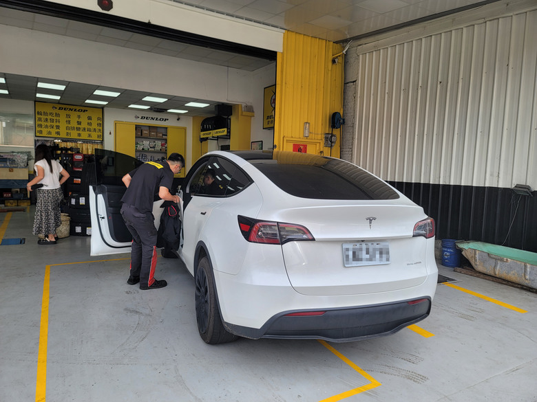 Dunlop e.Sport Maxx 電動車胎心得(Model Y)