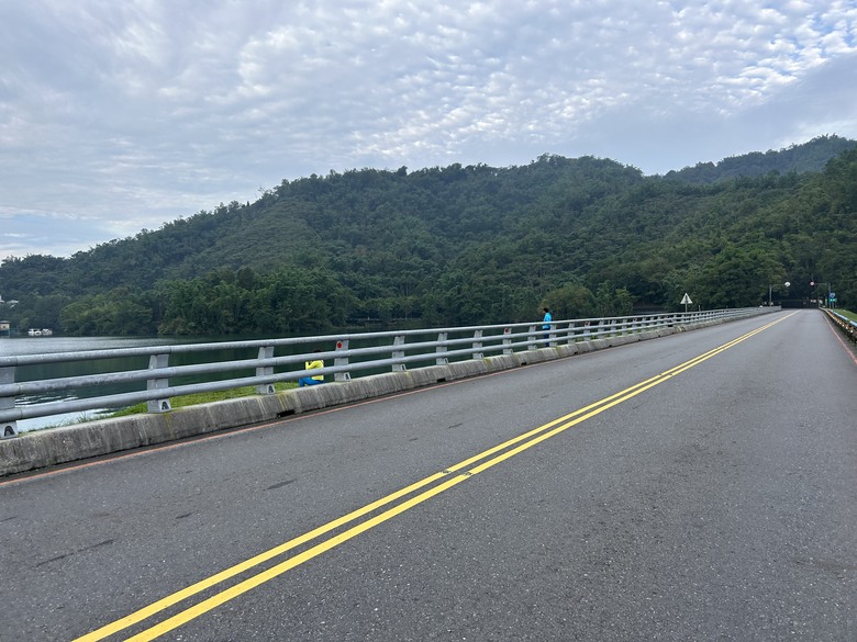 日月潭環潭自行道(下)向山段水上自行車道