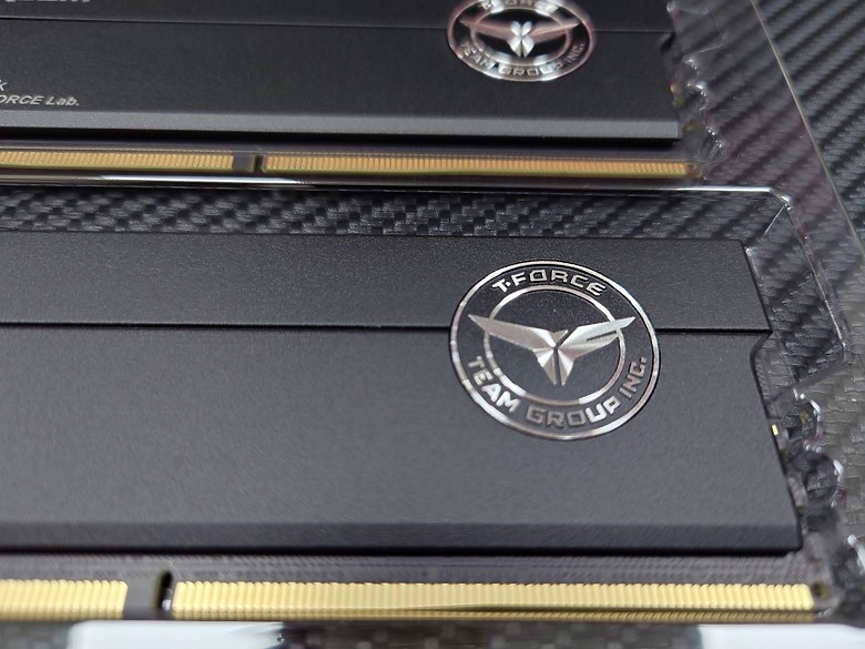 點我看大圖 十銓 T-FORCE XTREEM Narvik Black 無光的質感記憶體 DDR5-7600MHz 48G (2x24G) 新舊相容性測試