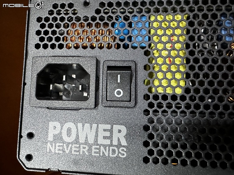 12V-2X6 接頭 FSP 全漢 VITA-850GM 簡單開箱