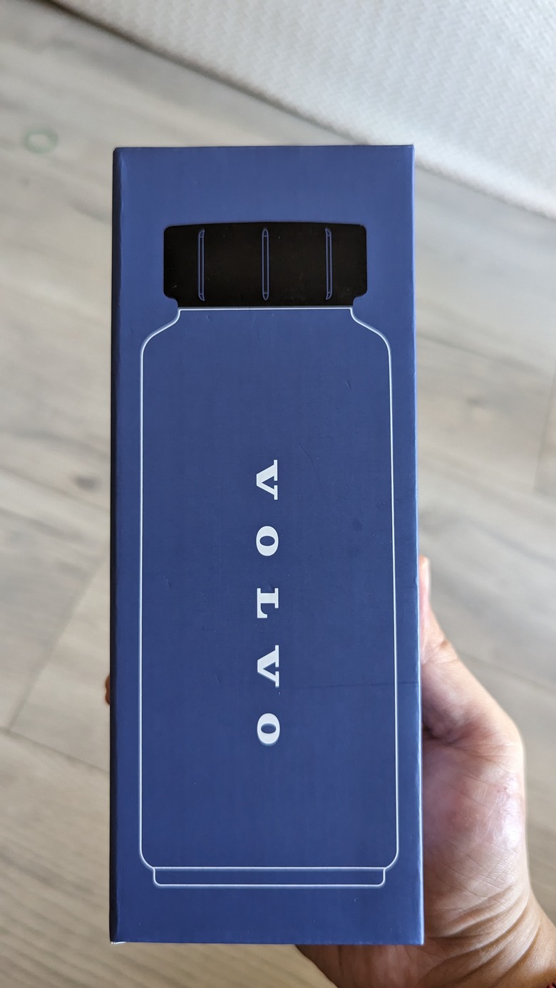 參加Volvo春日好行打卡拿到的露營折疊椅開箱分享