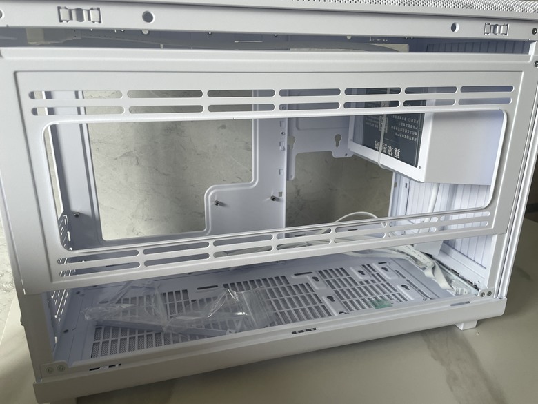 居然可以全部拆光光？！聯力A3-mATX一款緊湊靈活安裝的小機殼開箱