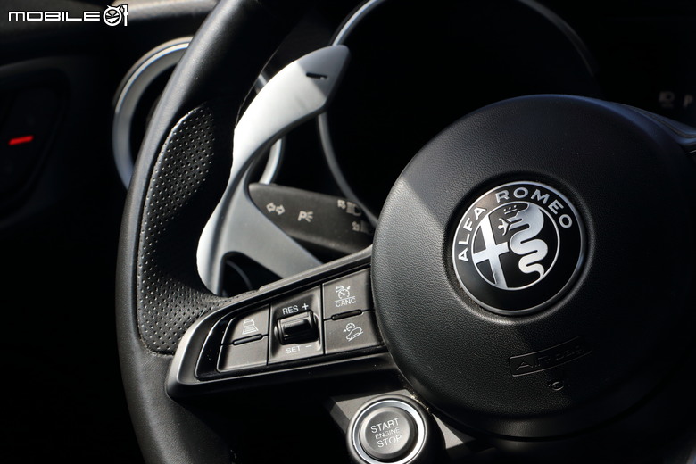 點我看大圖 #心得 #圖多 西班牙自駕初體驗 w/ Alfa Romeo Stelvio