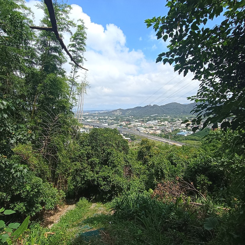 點我看大圖 豐原公老坪蜈蚣崎登山步道,舒適遼闊低難度的登山步道