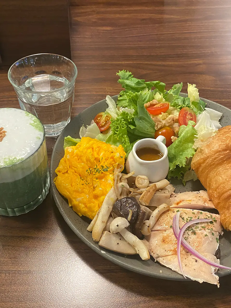 ☕️捷運綠線｜兩家步行7分鐘可以到的咖啡廳 |夏日避難所