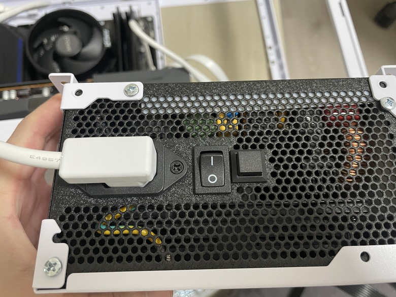 居然可以全部拆光光？！聯力A3-mATX一款緊湊靈活安裝的小機殼開箱