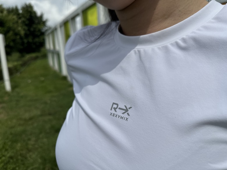 【體驗】XEXYMIX傑希米斯 跑動夏日的絲滑輕盈感，RX高彈力短版上衣讓人身形Shines搖擺