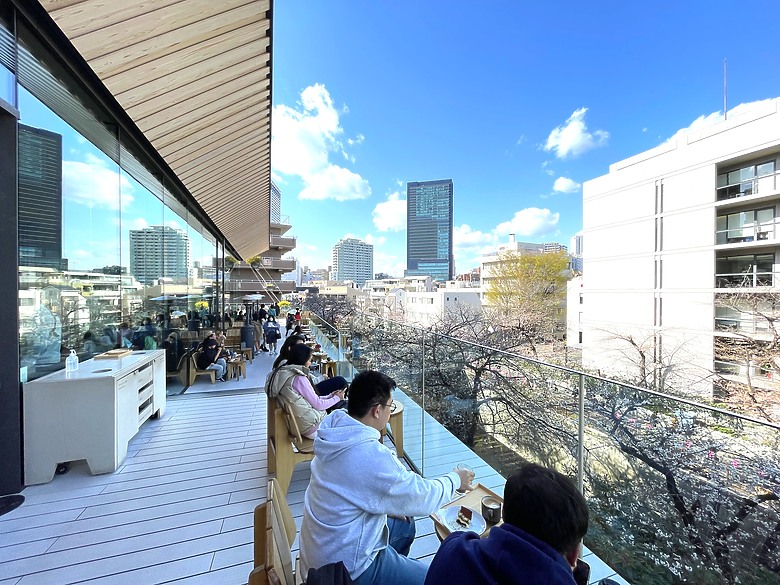 點我看大圖 <日本>2023東京放飛自我~中目黑星巴克旗艦店的春櫻與夏葉