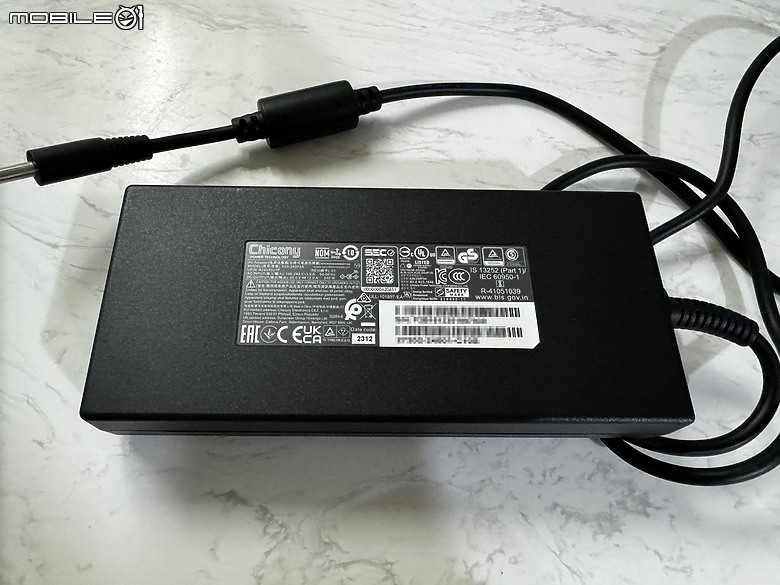 點我看大圖 AI Nexus 導入 AORUS 16X AKG 星夜灰開箱