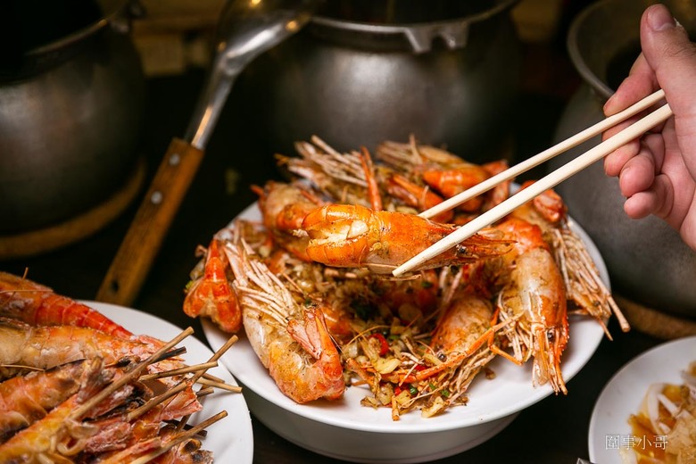中壢美食推薦-明恩活蝦料理,職人手作最美味的蝦子料理就在這裡!真是聚餐小酌享受美食的好地方呢。