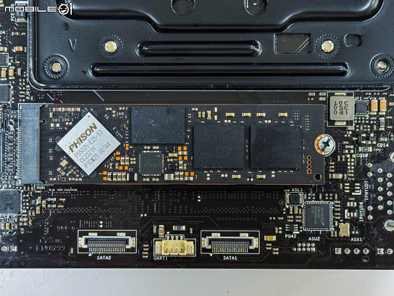 ASRock DeskMini X600 開箱實測 在迷你機體內延續海量儲存擴充設計