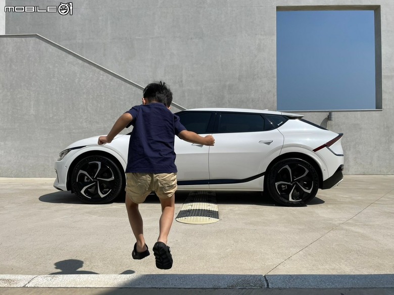 擁有KIA EV6 GT-LINE一年後的慢開箱