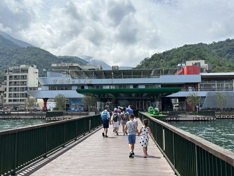 日月潭環潭自行道(下)向山段水上自行車道