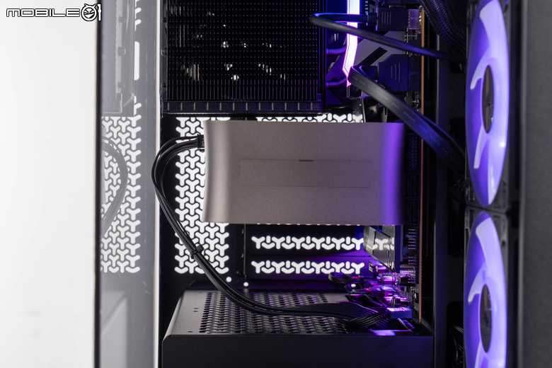 CORSAIR 3500X 開箱實組 支援背插設計以及具備高效散熱潛力的中階機殼選擇