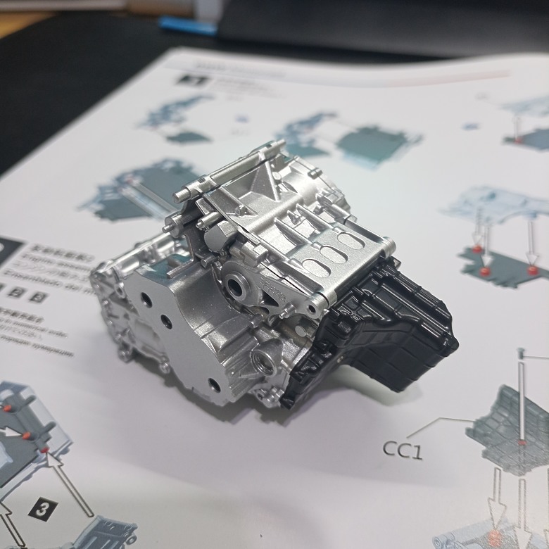【模型新手也能輕鬆組 Part2】從0到100帶你一起組裝，MENG 1/9 BMW HP4 RACE MT-004s 重機模型 悅色版