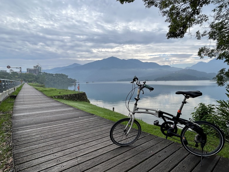 日月潭環潭自行道(下)向山段水上自行車道